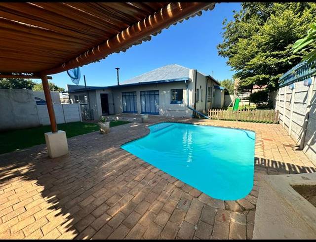 5 BEDROOM HOUSE FOR SALE IN PRIMROSE